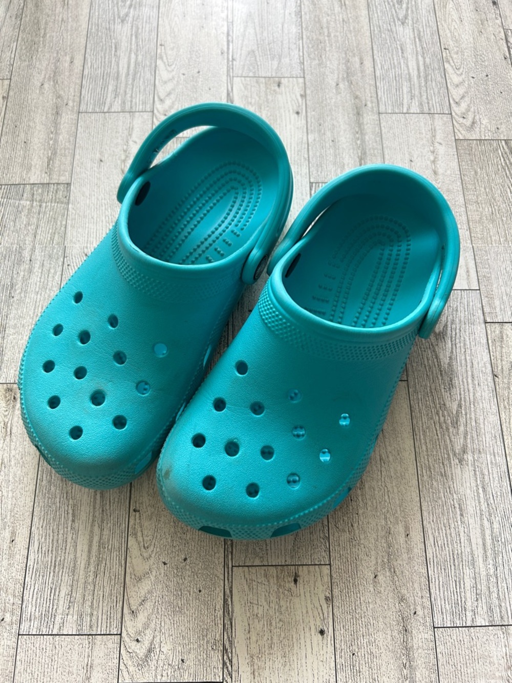 Crocs size 6